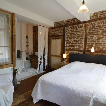 Enchanting Cottage With Terrace Garden Holiday home *
