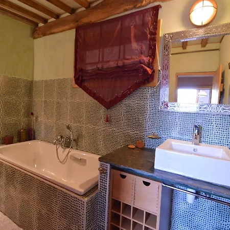 Elegant Stay, Comblain-fairon Casa de Férias *